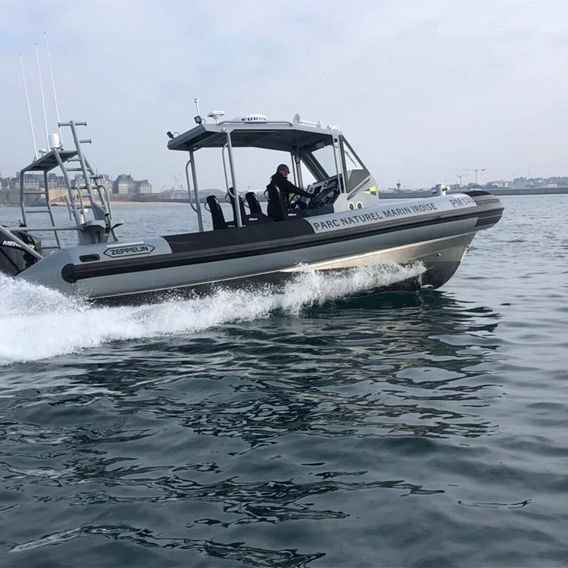 900 XV ALU